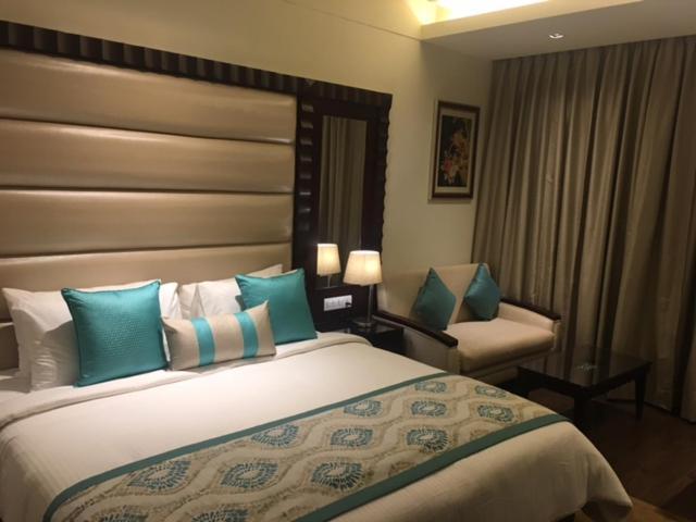 Deventure Sarovar Portico Kapashera, New Delhi Εξωτερικό φωτογραφία