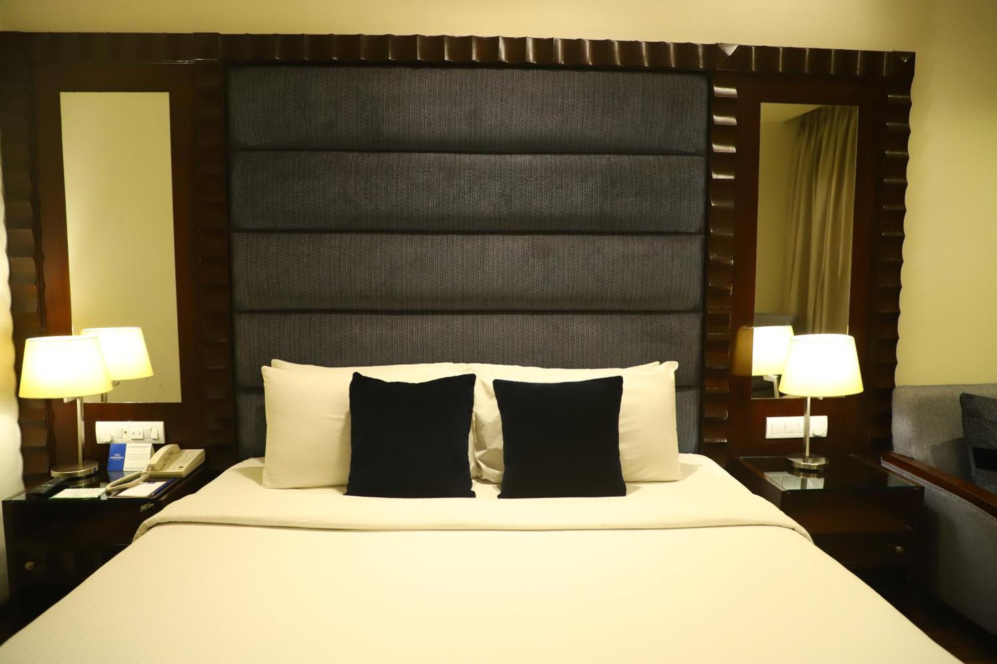 Deventure Sarovar Portico Kapashera, New Delhi Εξωτερικό φωτογραφία