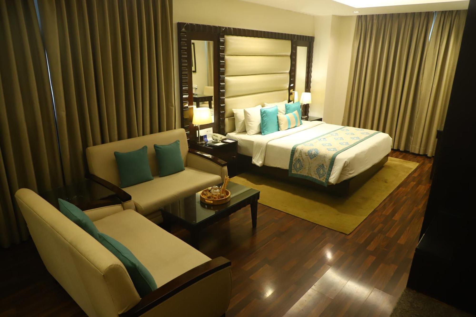 Deventure Sarovar Portico Kapashera, New Delhi Εξωτερικό φωτογραφία