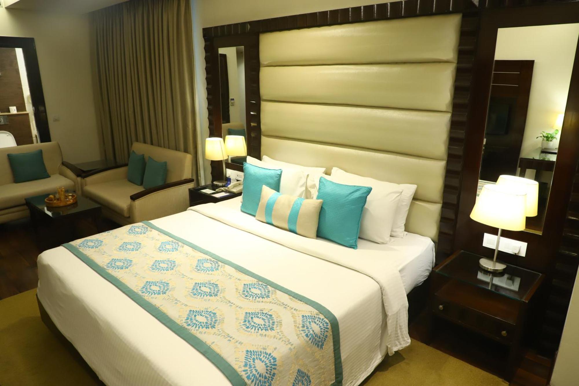 Deventure Sarovar Portico Kapashera, New Delhi Εξωτερικό φωτογραφία