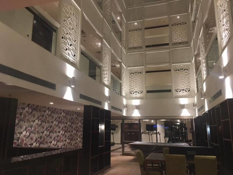 Deventure Sarovar Portico Kapashera, New Delhi Εξωτερικό φωτογραφία