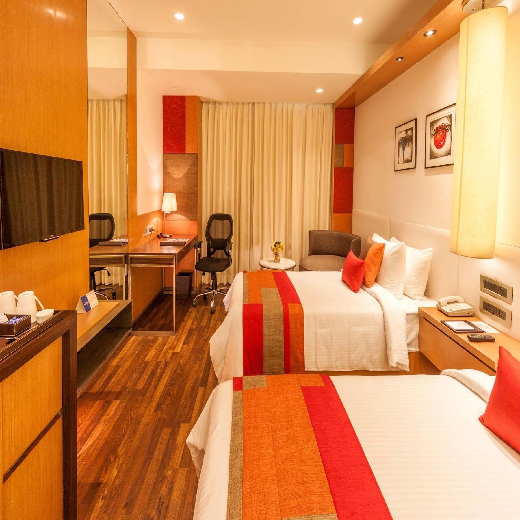 Deventure Sarovar Portico Kapashera, New Delhi Εξωτερικό φωτογραφία