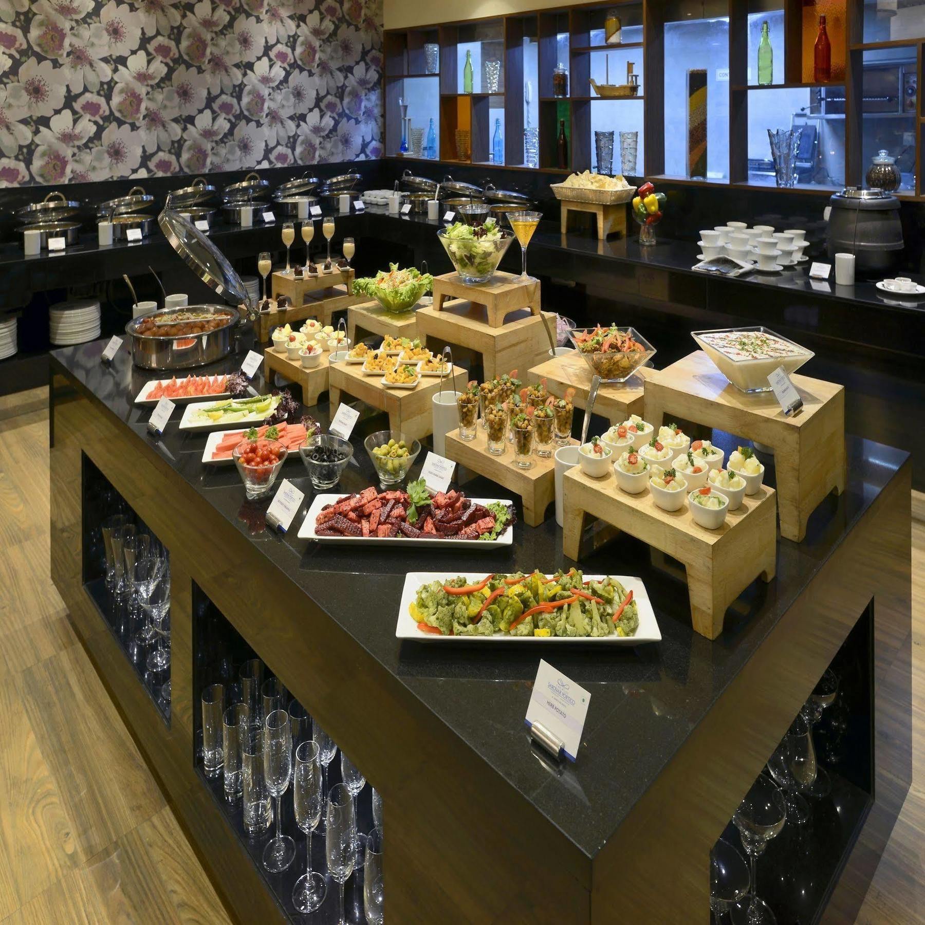 Deventure Sarovar Portico Kapashera, New Delhi Εξωτερικό φωτογραφία