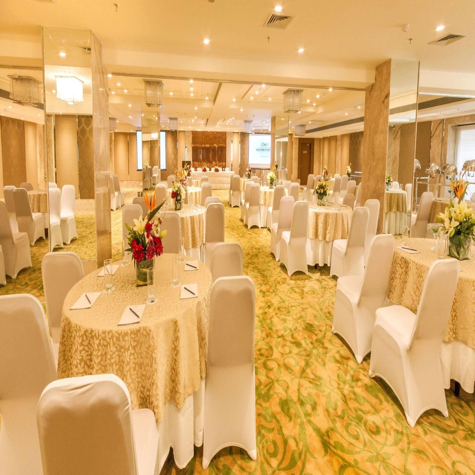 Deventure Sarovar Portico Kapashera, New Delhi Εξωτερικό φωτογραφία
